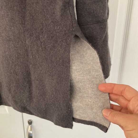 Club Monaco sweater - Picture 4 of 5